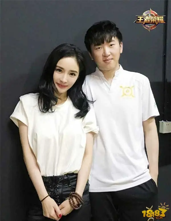 王者日报:花木兰长城小队曝光 芈月重塑上线