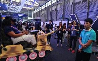CJ首日中青宝VR现场火爆,VR游戏或成新一代娱乐主流
