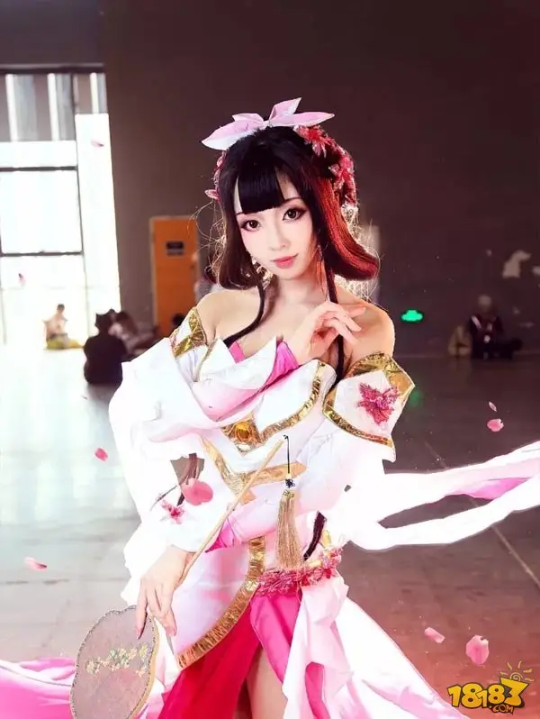 一大波甄姬游园惊梦COS美图上线 迎周年庆开启
