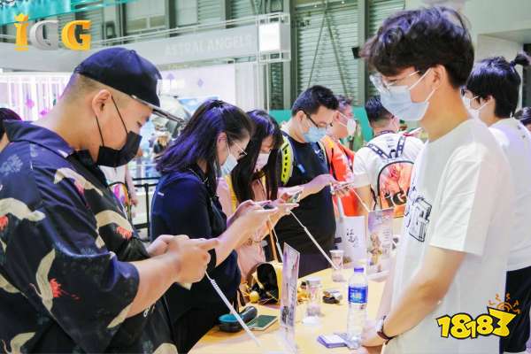IGG 2021ChinaJoy首日人气爆棚,网红潮包成最IN单品